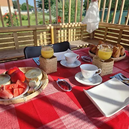 Belle D'hotes Cosy Proche Disneyland Bed & Breakfast *